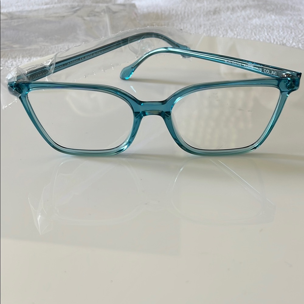 DANDY MOD GG125 Stylish Blue Eyeglasses
AVIO53/18-145 BRAND NEW